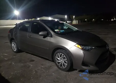 2018 Toyota Corolla L z USA, uszkodzony, nr VIN 2T1BURHE0JC046307
